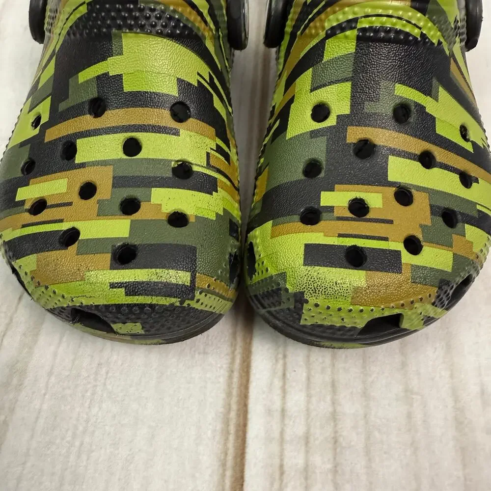 boys‎ classic crocs digi camo sandals 9C